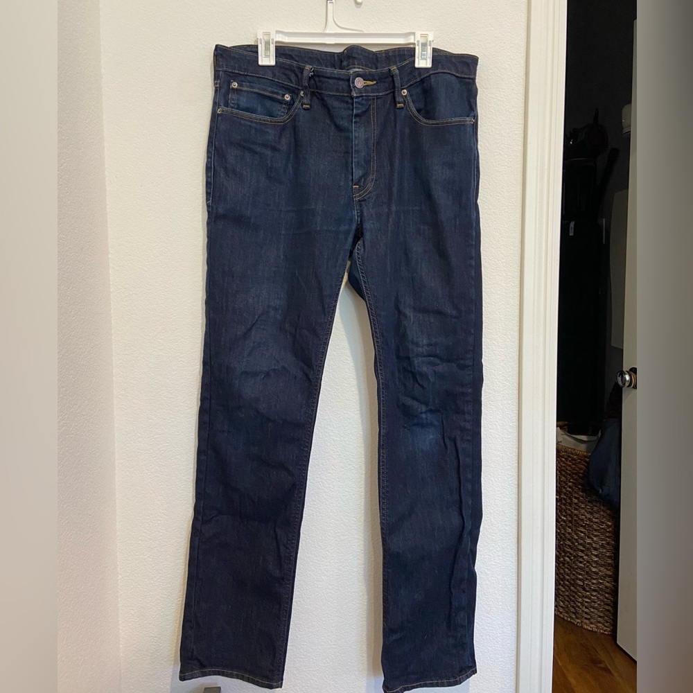 Levi’s Dark Rinse Men’s Jeans 511. Straight cut.